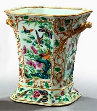 French Porcelain Vase in the Chinoiserie style, 2nd qtr 19thC